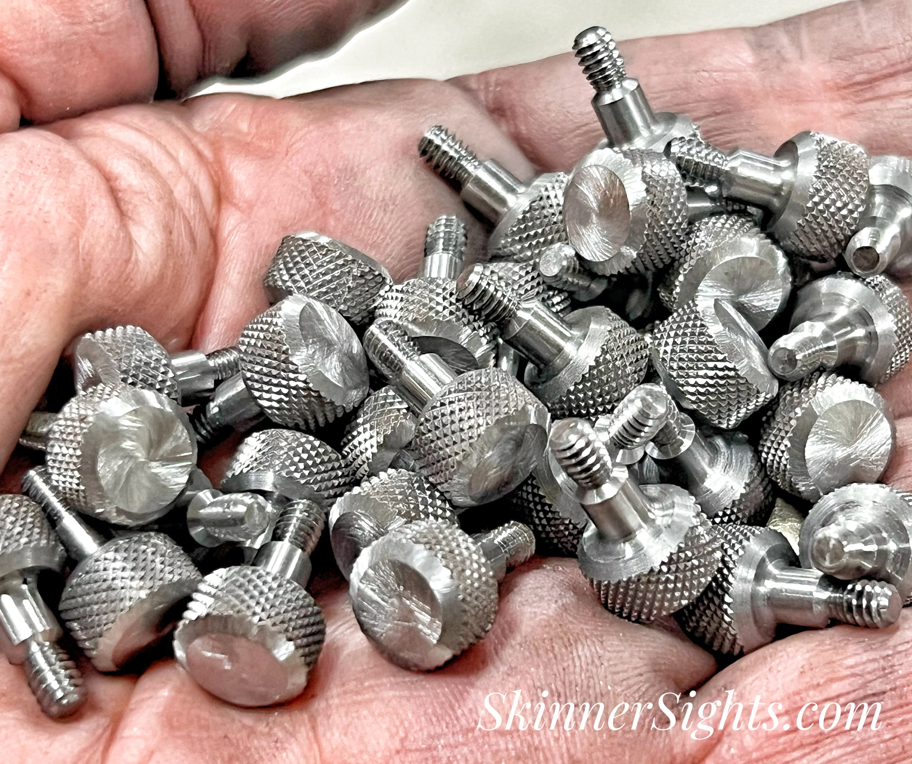 Elevation Locking Screw with Finger Knob - Image 3